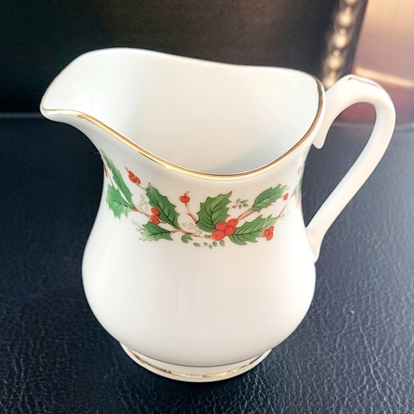 China Pearl NOEL Fine China Liling Cream & Sugar Bowl Serving Set Holly & Berry - Picture 5 of 11